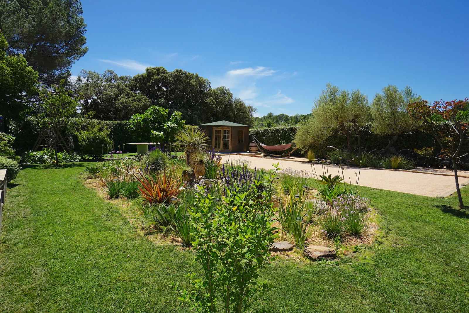 Les jardins de la bastide et leur pavillon
